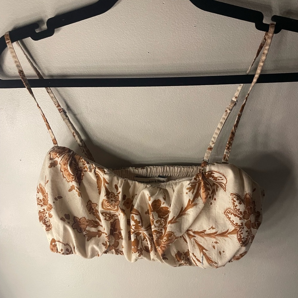 abercrombie and fitch short tank top with pretty design